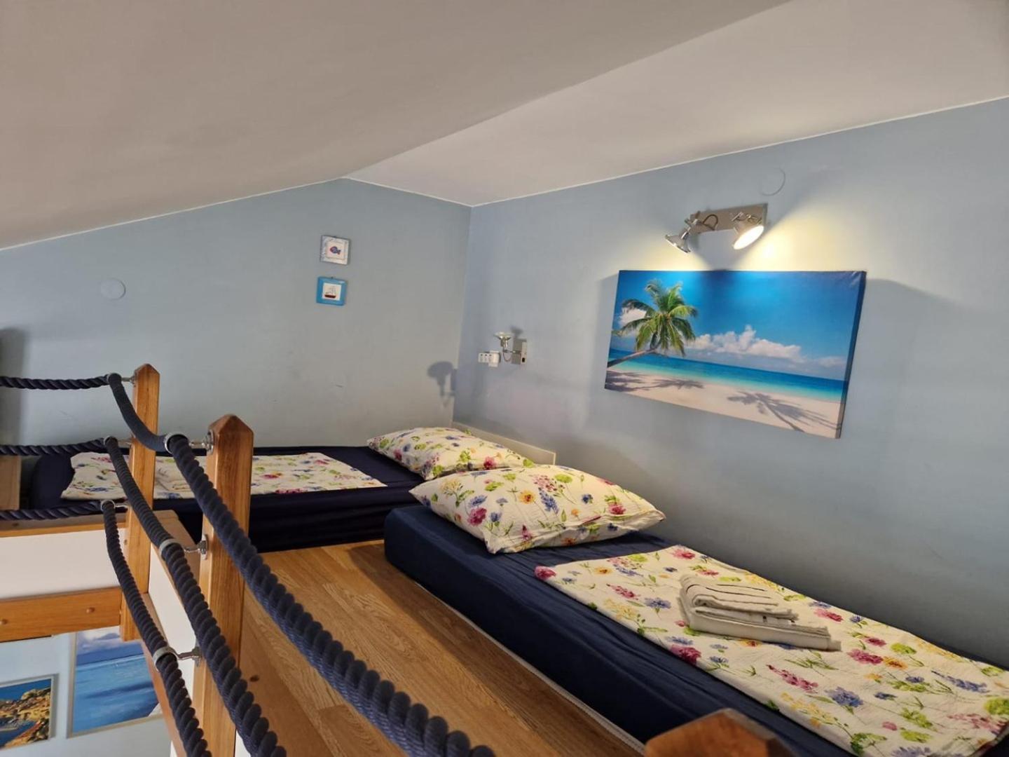 Seaside Apartments Turanj Eksteriør bilde
